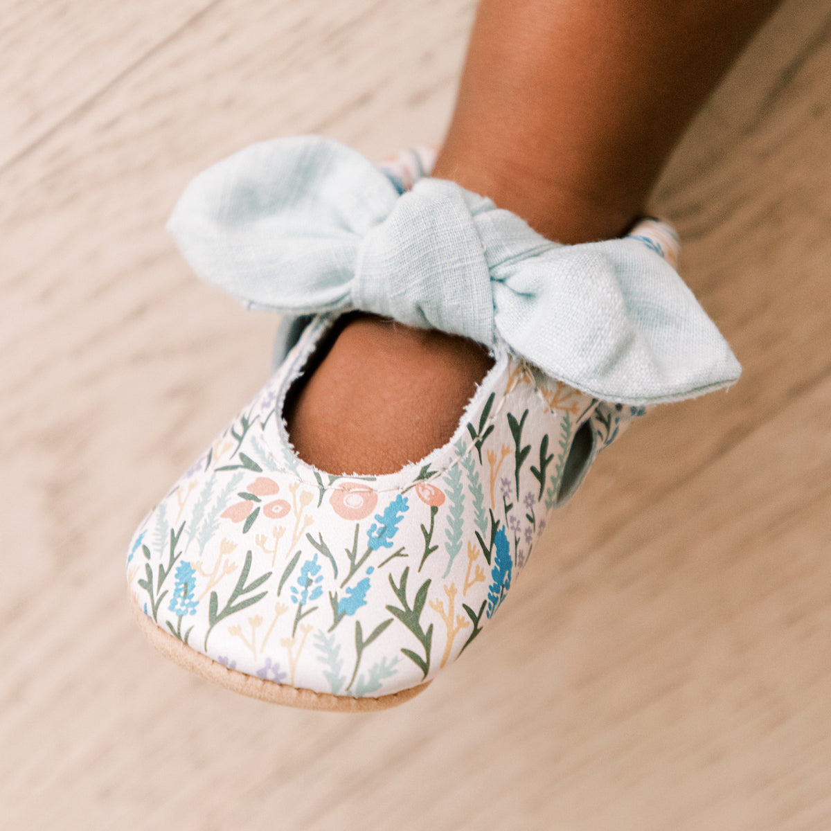Wallflower Knotted Bow Mocc